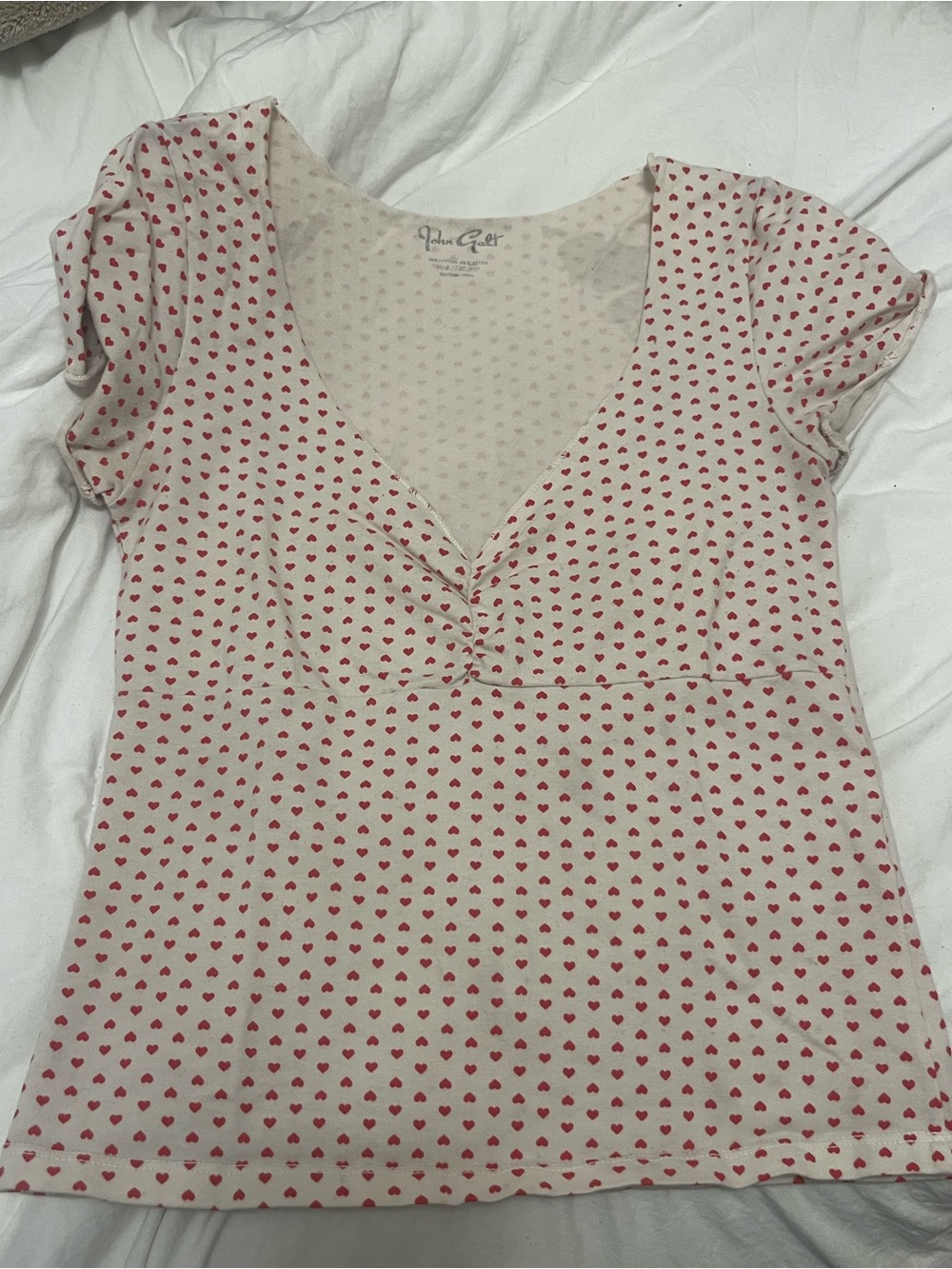Brandy Melville Cream Short-Sleeve V-Neck Top with Red Heart Print